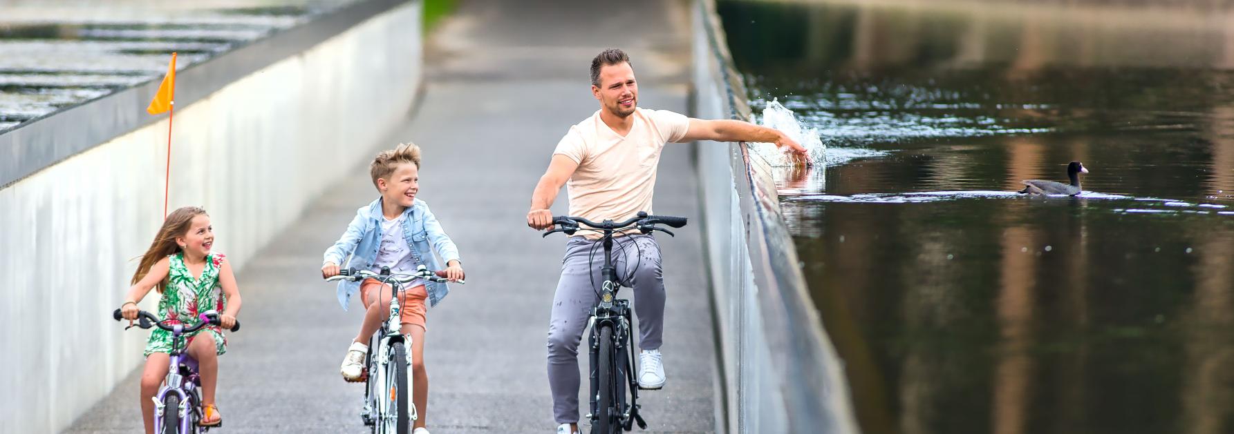 Fietsen door het water