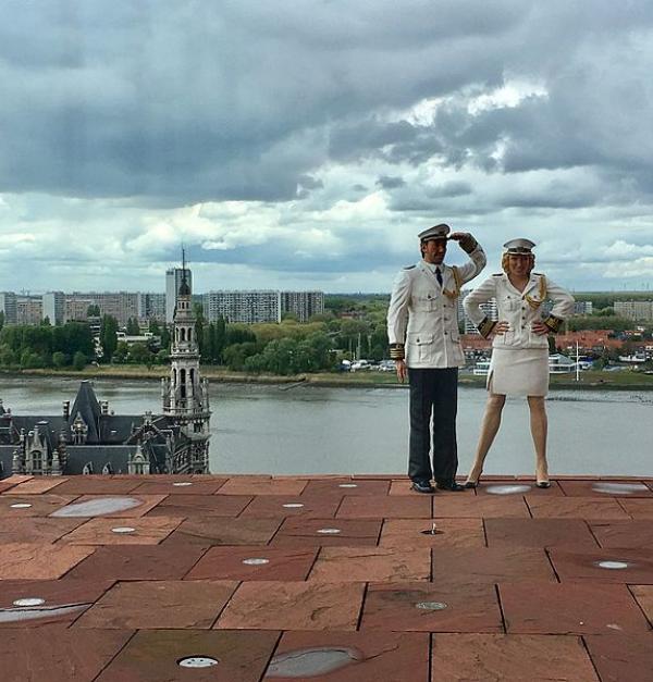 Groetend Admiraal Koppel